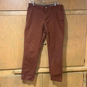 Banana Republic Aiden Chino Maroon/Brown Athletic Fit - 33 x 32
